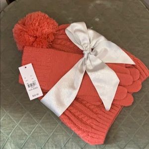 Hat and gloves bundle